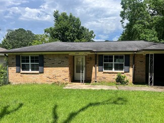 1206 Hopkins Dr, Jasper, TX 75951