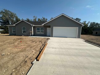 3115 Paradise Ln, Salina, KS 67401