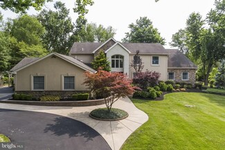 3 Cortland Shire Dr, Moorestown, NJ 08057