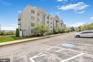 5213 Le Parc Dr Unit 2, Wilmington, DE 19809
