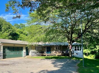 55 Pine Hill Rd, Wakefield, RI 02879