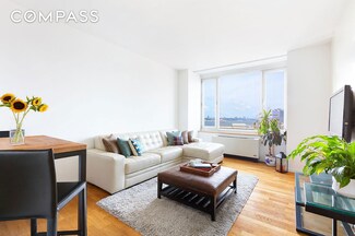635 W 42nd St Unit 17D, New York, NY 10036