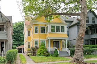 134 Mansfield St, New Haven, CT 06511