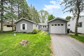 1718 Churchill Dr, South Bend, IN 46617