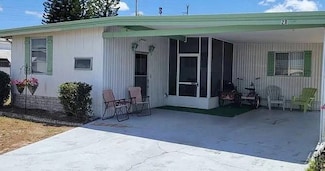 2 Holiday Place, Tavares, FL 32778