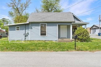 514 S Broadway St, Siloam Springs, AR 72761