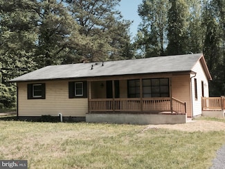 578 Shorewood Dr, Colonial Beach, VA 22443