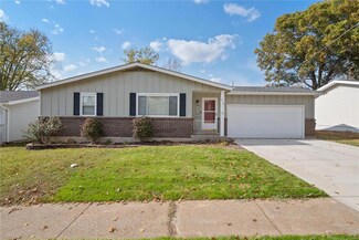 713 Whitewillow Ln, Ballwin, MO 63021