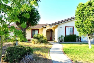 1028 W Woodcrest St, Bloomington, CA 92316