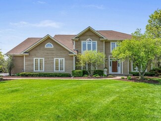 4N568 N Robert Frost Cir Unit 1, Saint Charles, IL 60175