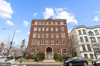 3500 13th St NW Unit 208, Washington, DC 20010