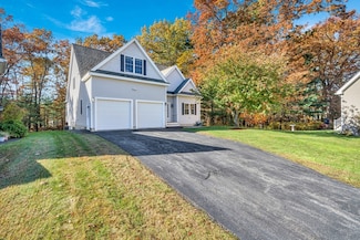 10 Dickens Ln, Tyngsboro, MA 01879