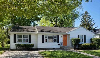 203 E School St, Centerville, IN 47330