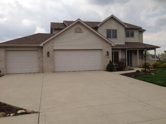 1527 Greythorn Dr, Fort Wayne, IN 46815