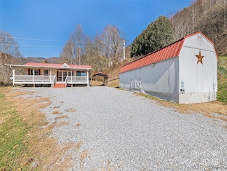 93 Merry Way, Clyde, NC 28721