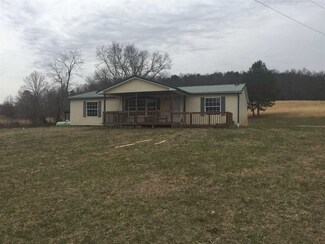 2254 Rowlesville Rd, Vinton, OH 45686