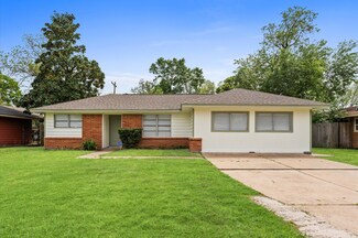 5231 Brookmeade Dr, Houston, TX 77045