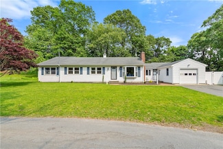12 Valentine Cir, Barrington, RI 02806