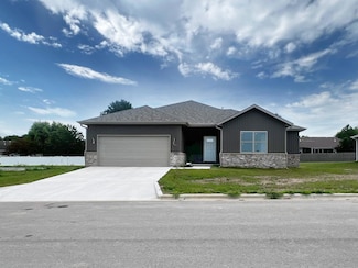 650 E Vivian St, Bolivar, MO 65613