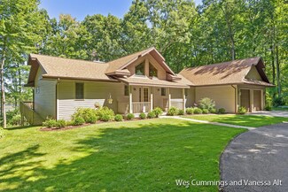 8490 Feather Ridge Ln, Belding, MI 48809