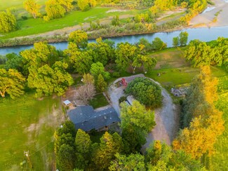 7075 Deschutes Rd, Anderson, CA 96007