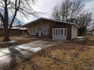921 Spruce St, Halstead, KS 67056