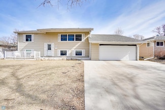 324 Cherry Ct, West Fargo, ND 58078