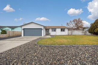 3811 Meadow View Dr, Pasco, WA 99301