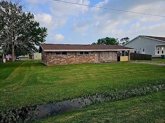 221 Thoroughbred Park Dr, Thibodaux, LA 70301