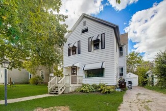 402 Lincoln St, Harvard, IL 60033