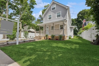 92 Columbia St, Huntington Station, NY 11746