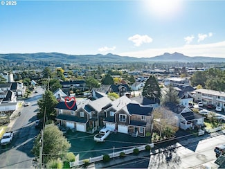 301 C Ave Unit 301, Seaside, OR 97138