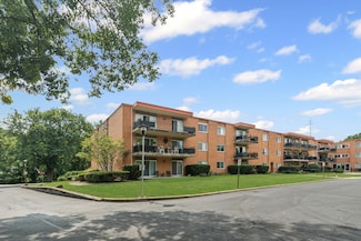 940 Holbrook Rd Unit 8B, Homewood, IL 60430