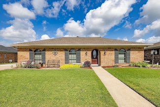 2215 Nixon Dr, Houma, LA 70363