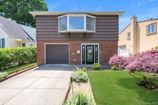 78-30 270th St, New Hyde Park, NY 11040