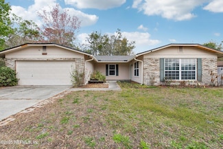 4901 Lofty Pines Cir E, Jacksonville, FL 32210