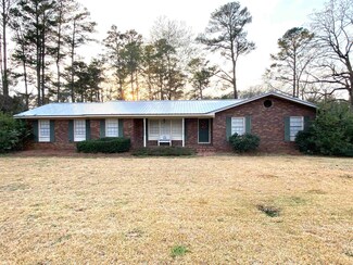 324 Westwood Dr, Ellaville, GA 31806