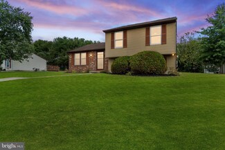 6 Drexel Ct, Sicklerville, NJ 08081