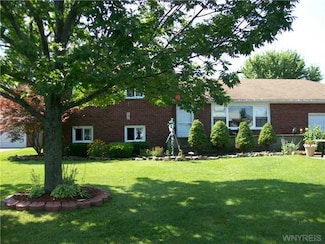 6115 Grauer Rd, Niagara Falls, NY 14305