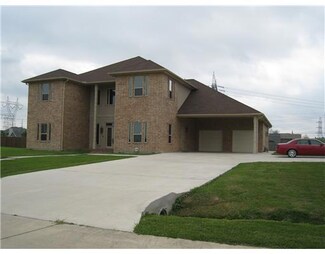 100 Leigh Ln, La Place, LA 70068