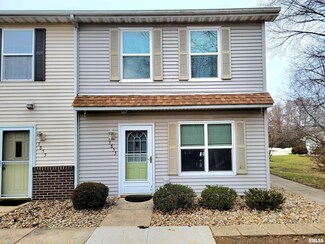 3855 W Palmyra Ct, Peoria, IL 61604