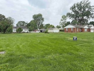 4702 Oak Hill Rd, Evansville, IN 47711