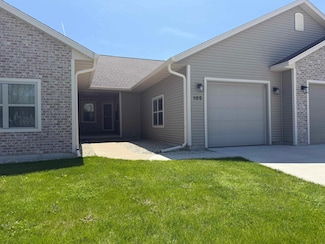105 Community Dr, Fall River, WI 53932