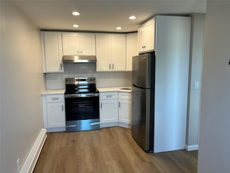 27 Willoughby Place Unit 2, West Islip, NY 11795