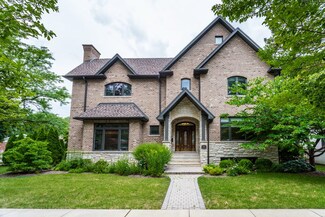 5800 N Kilbourn Ave, Chicago, IL 60646