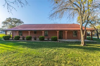 2535 Garrett Ln, China Spring, TX 76633