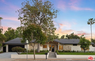 23520 Mariano St, Woodland Hills, CA 91367