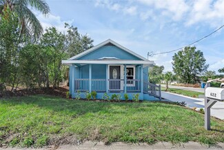 622 N 6th St, Haines City, FL 33844