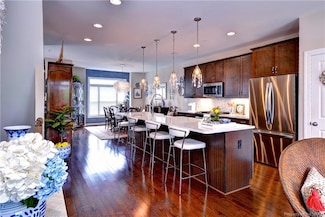 4925 Settlers Market Blvd, Williamsburg, VA 23188