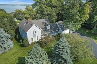 7215 Viscaya Dr, Spring Grove, IL 60081